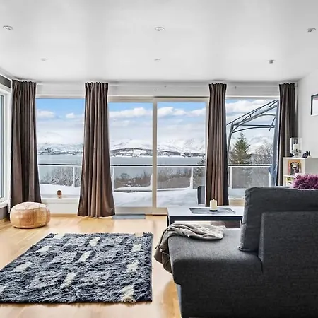 Central Panoramic Retreat Tromso