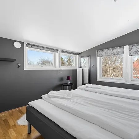 Central Panoramic Retreat Tromso