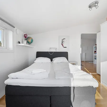 Central Panoramic Retreat Apartment Tromso